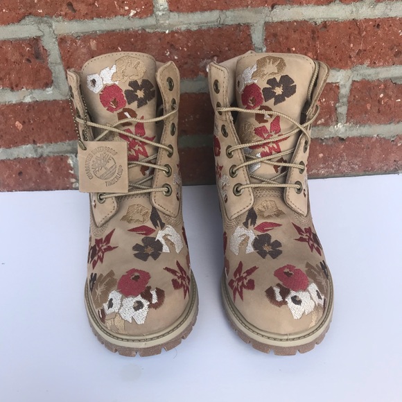 Timberland women 6inch embroidered nat water proof - Picture 5 of 7